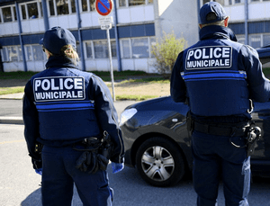 Contrôle routier de la police municipale.